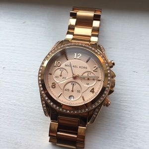 LAST CALL: Michael Kors rose gold watch